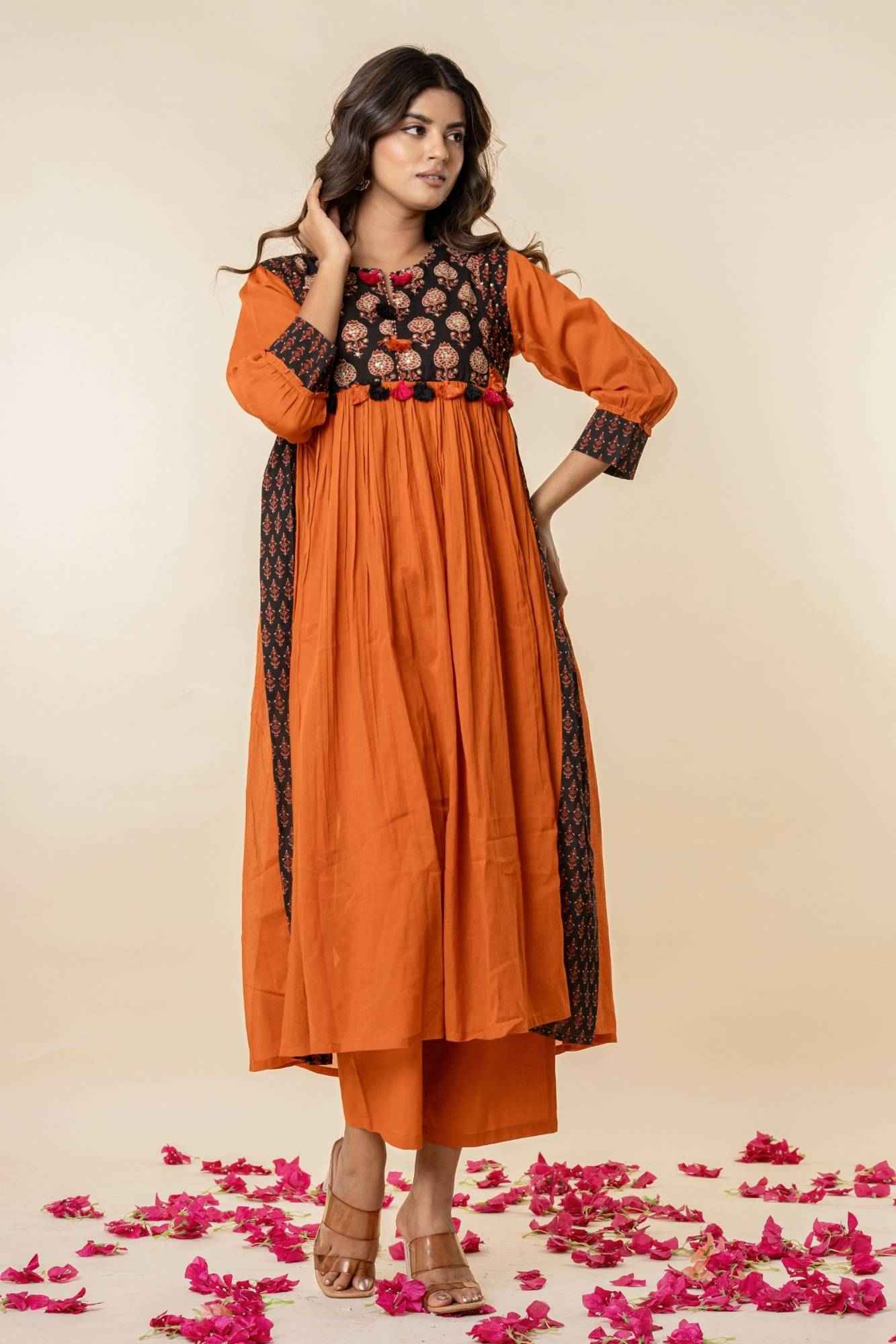 Amber Charm Gathered Kurta (Set of 2)