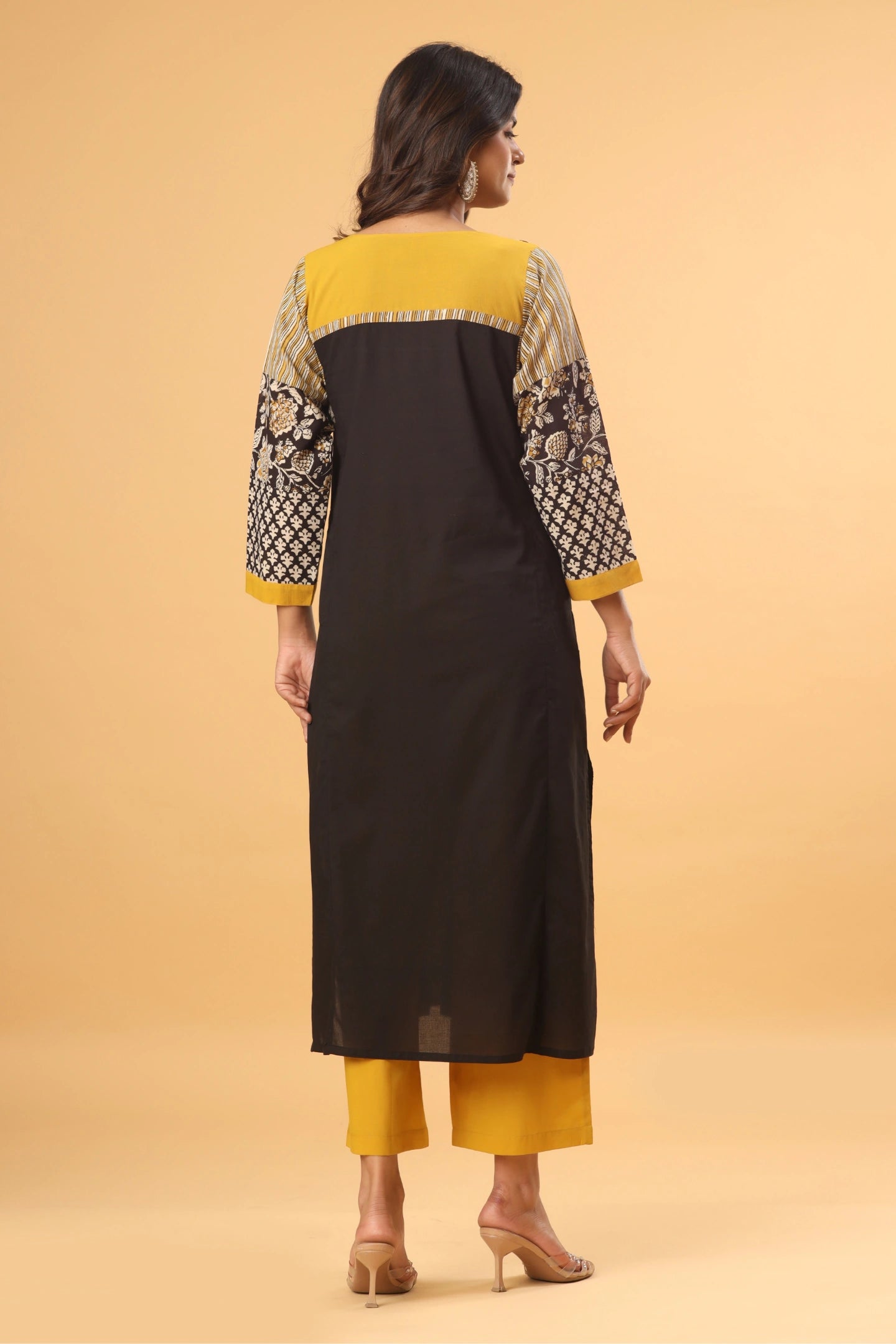 Meher Panelled Printed Kurta (Pants included)