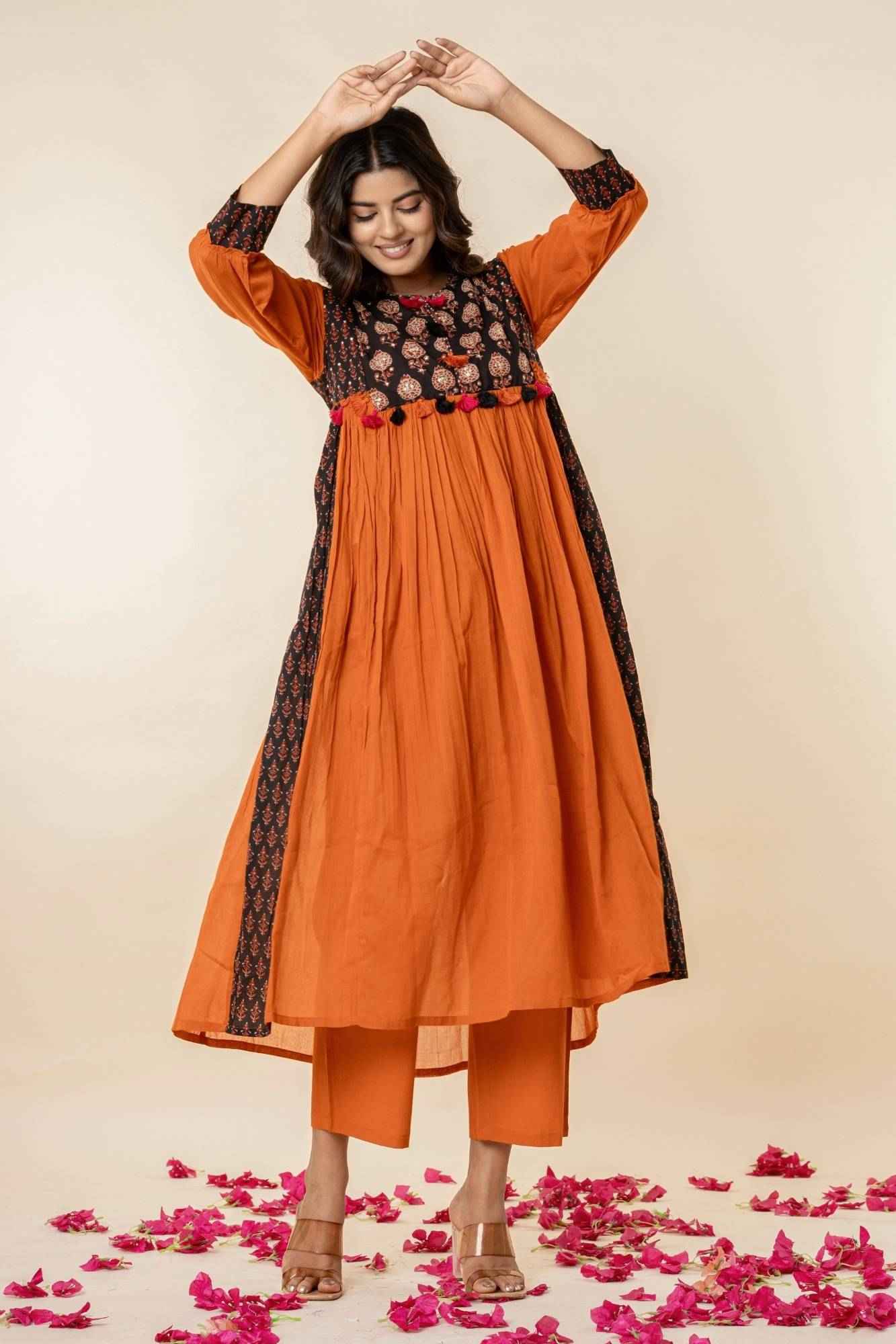 Amber Charm Gathered Kurta (Set of 2)