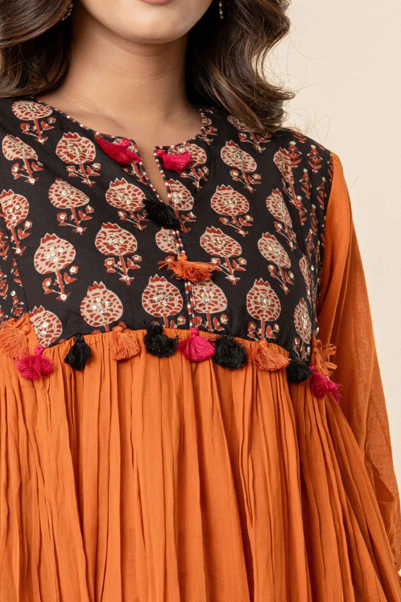 Amber Charm Gathered Kurta (Set of 2)