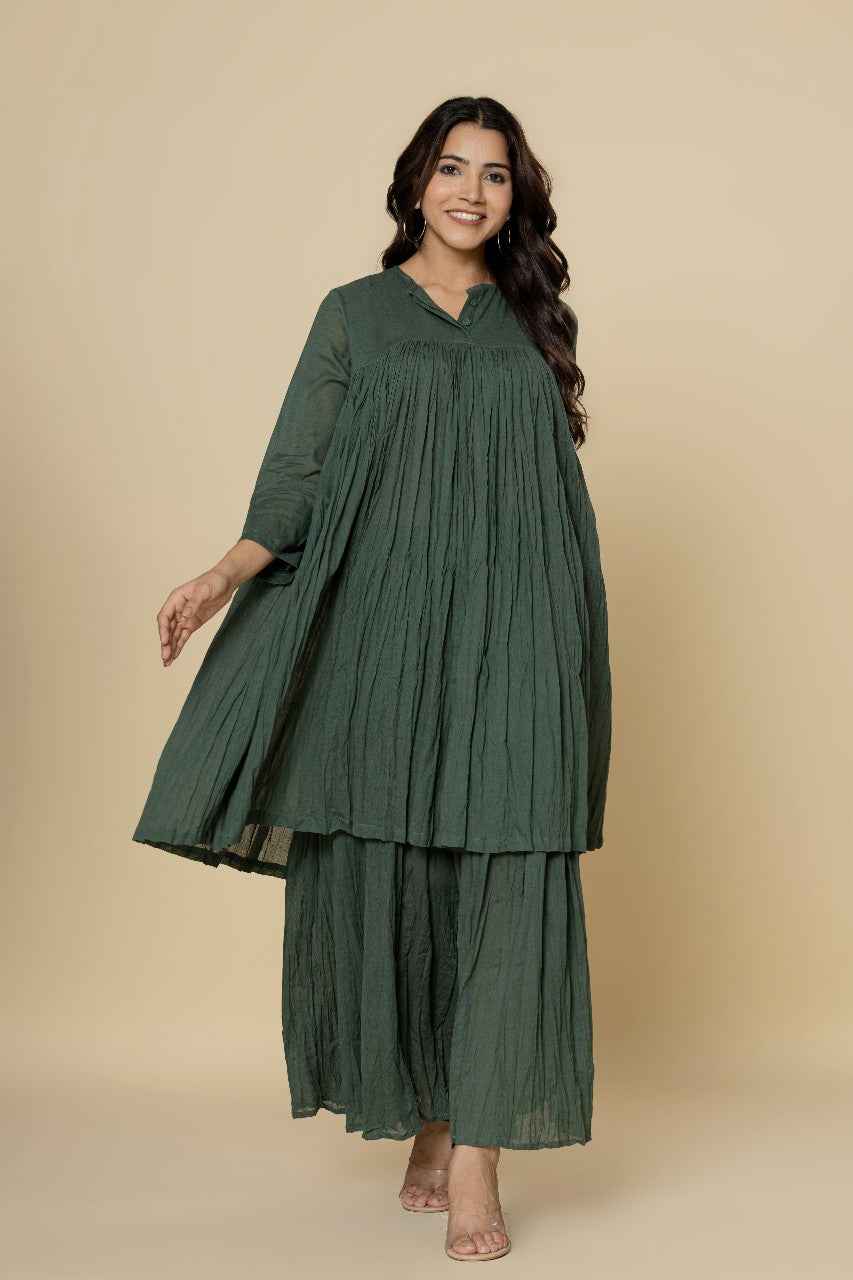 (Set of 2) Naksh Green Mulmul Gathered Kurta And Sharara