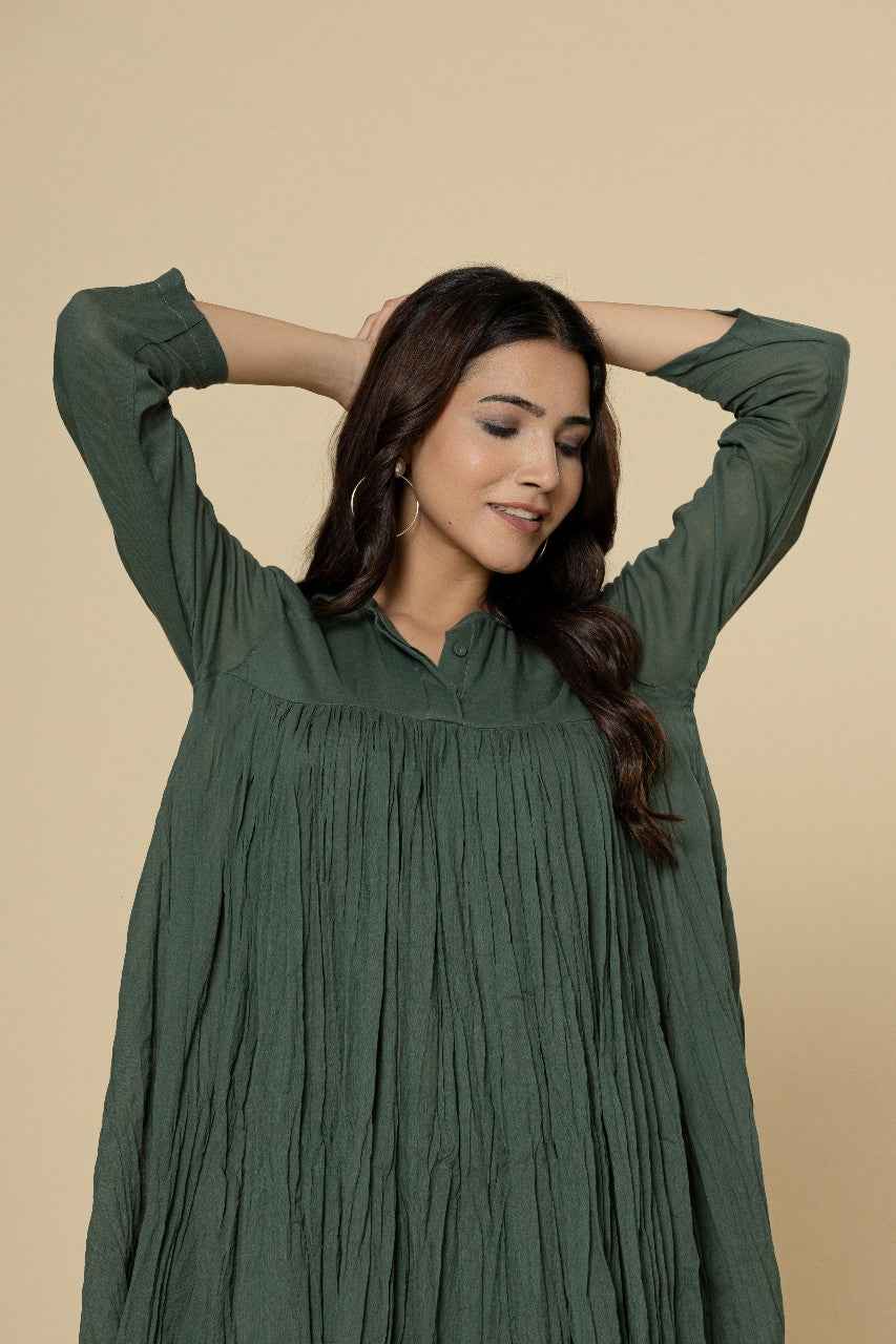 (Set of 2) Naksh Green Mulmul Gathered Kurta And Sharara