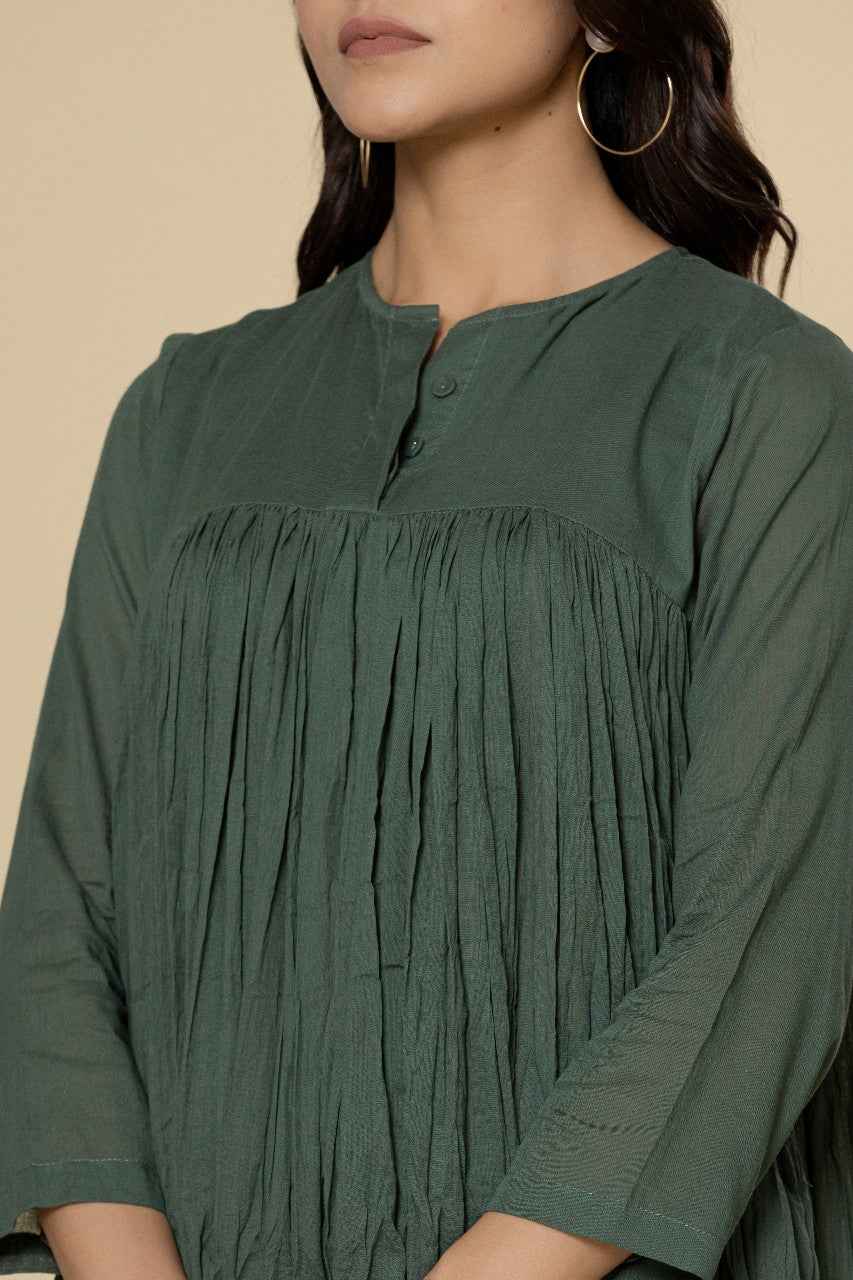 (Set of 2) Naksh Green Mulmul Gathered Kurta And Sharara