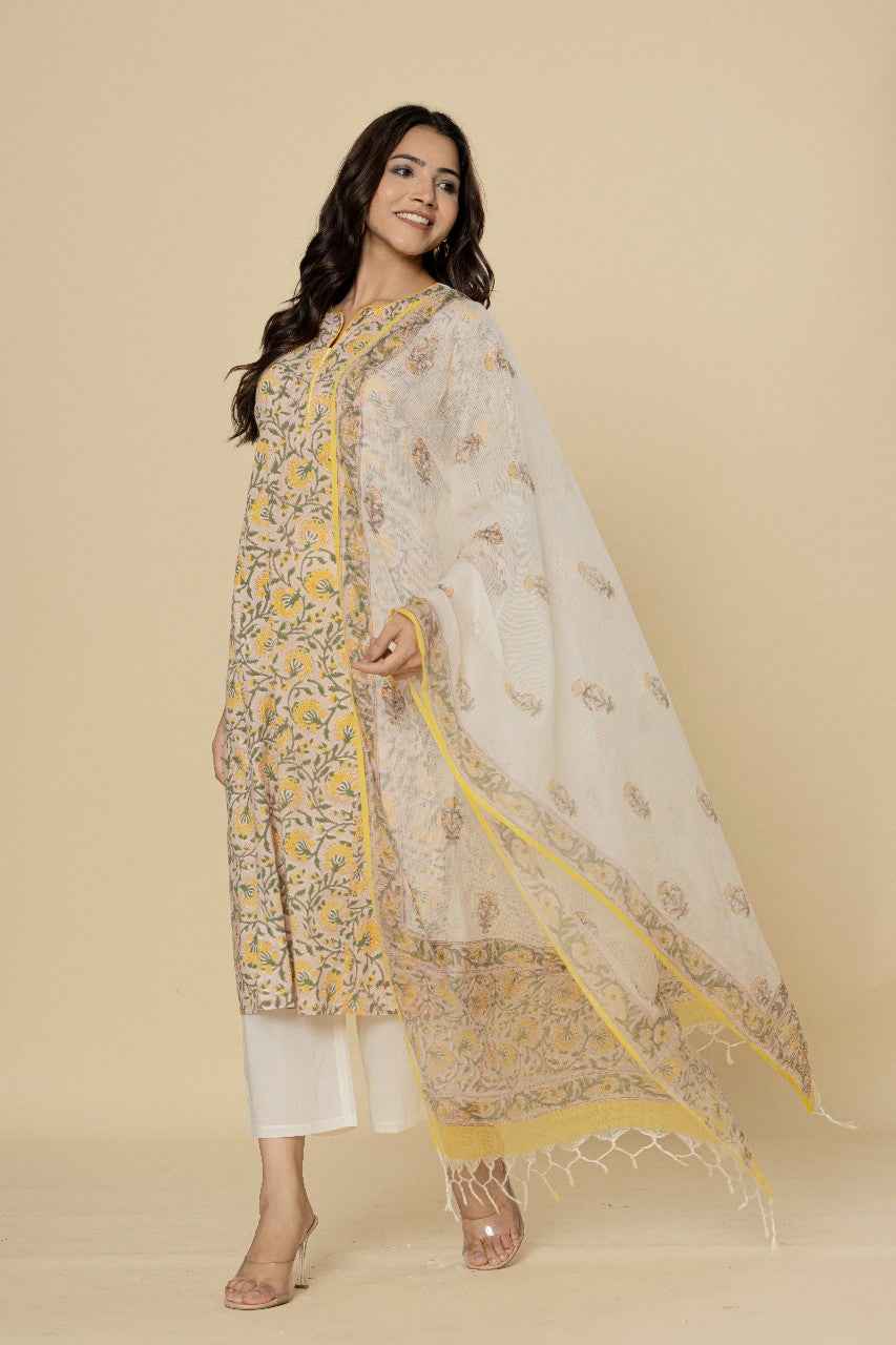 (Set of 2) Naksh Floral Straight Kurta And Dupatta