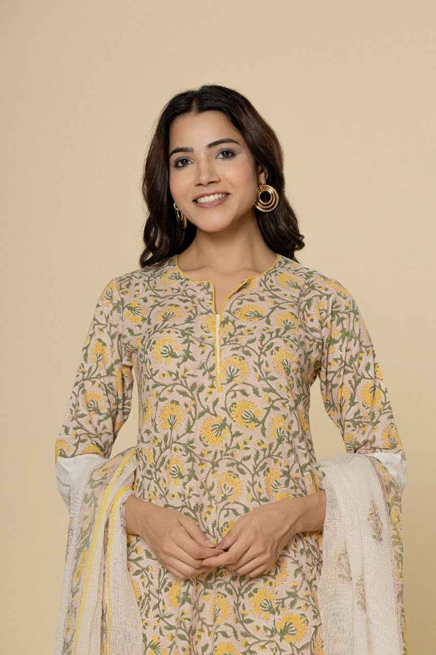 (Set of 2) Naksh Floral Straight Kurta And Dupatta