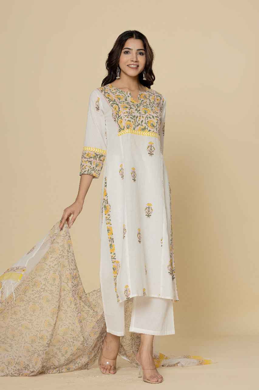 (Set of 2) Naksh Off-White Straight Kurta And Dupatta