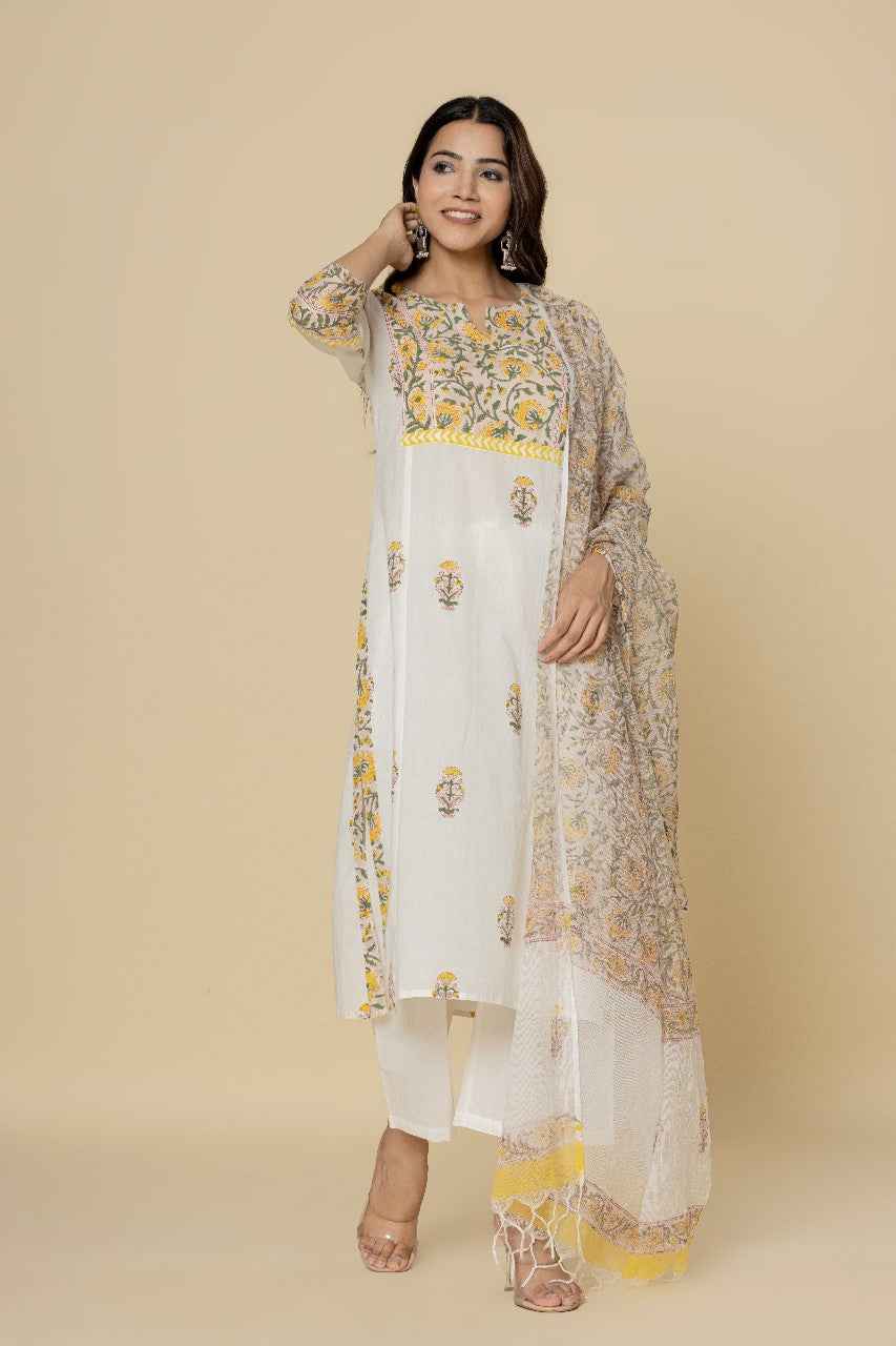 (Set of 2) Naksh Off-White Straight Kurta And Dupatta