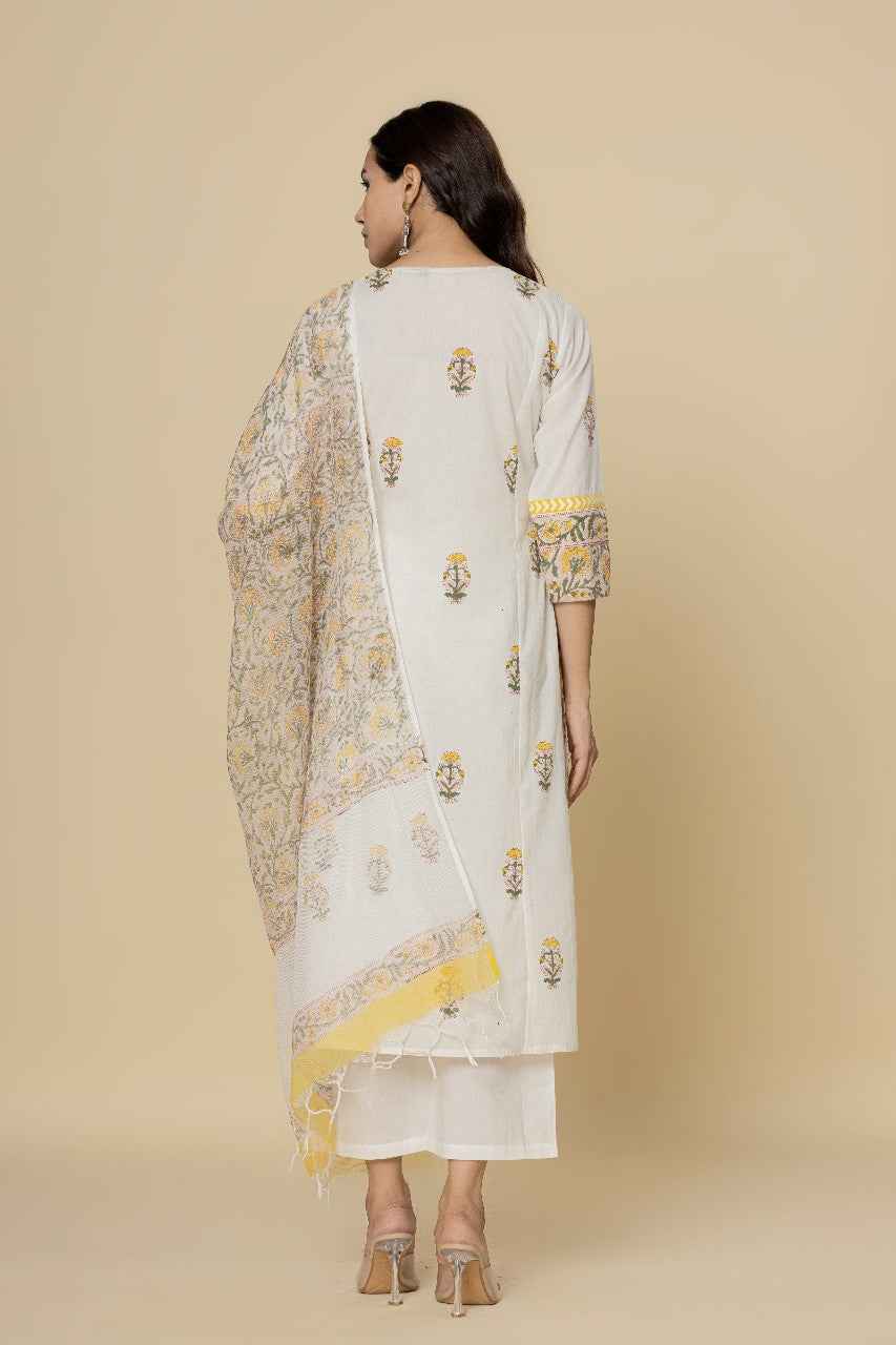 (Set of 2) Naksh Off-White Straight Kurta And Dupatta