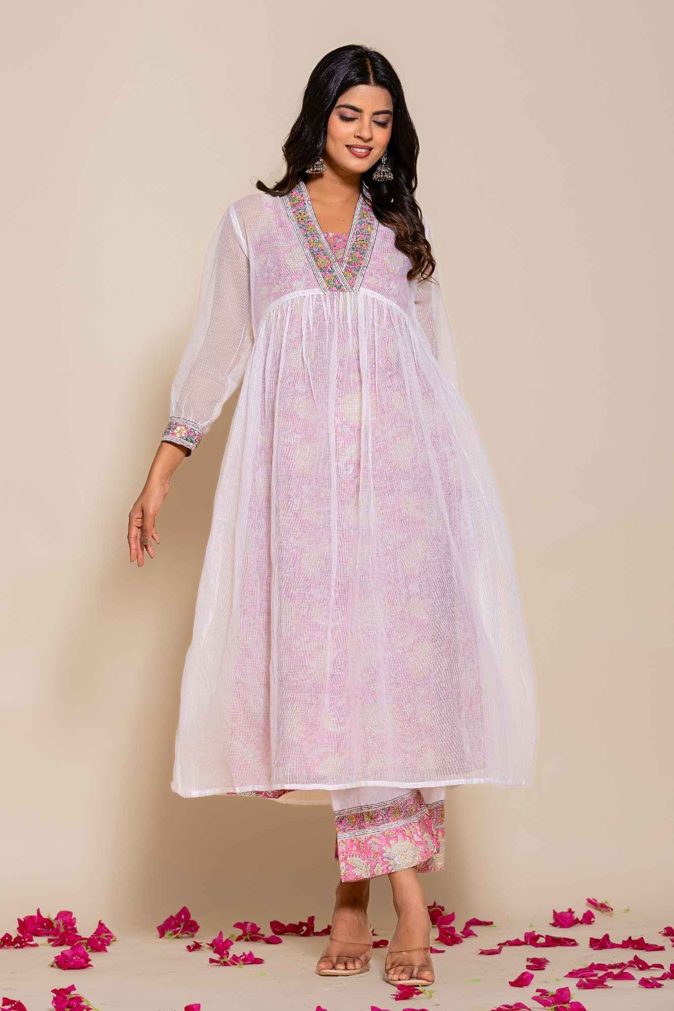 (Set of 2) Naksh White Kota Doriya Kurta With Printed Inner And Pants