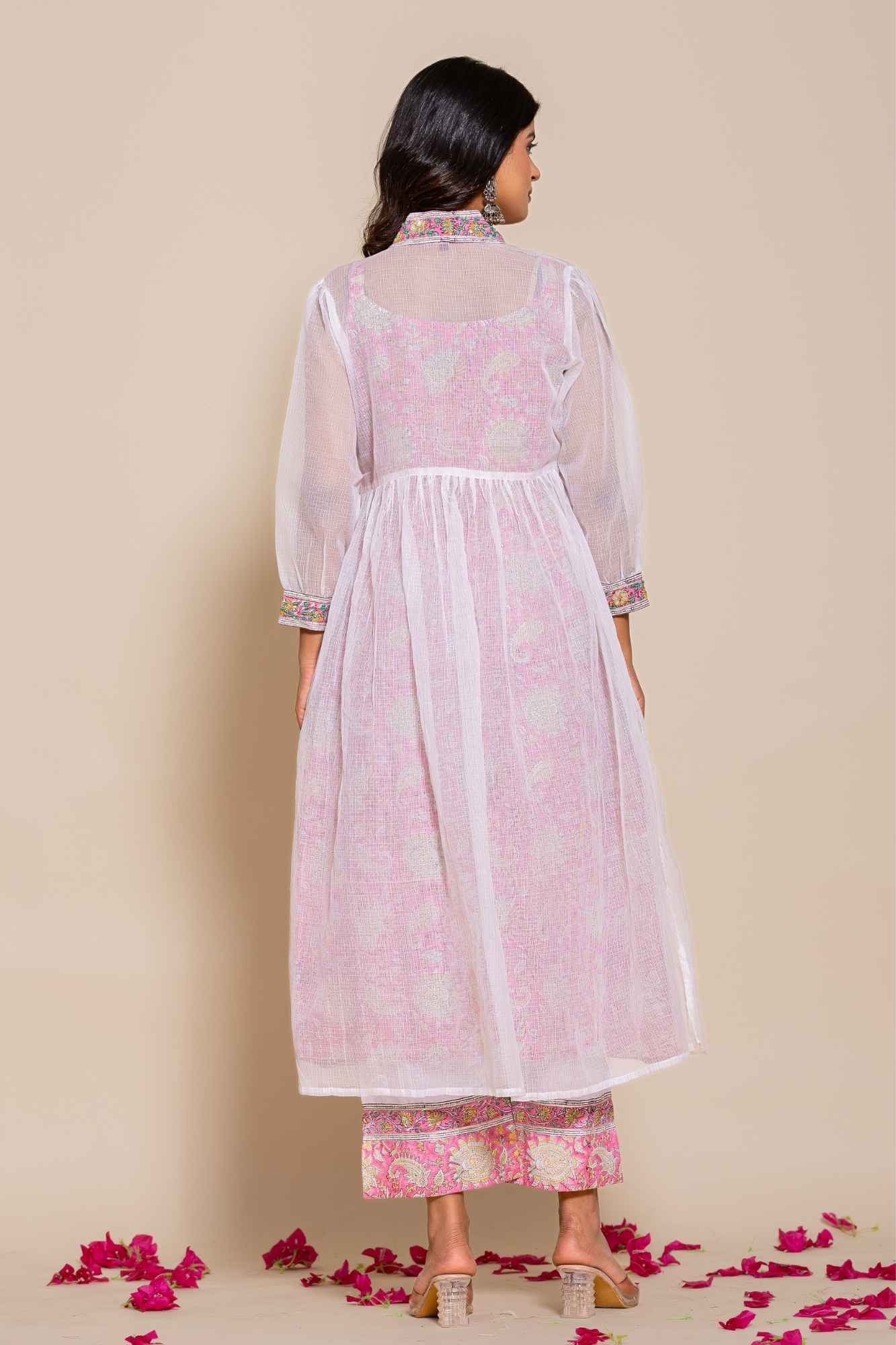 (Set of 2) Naksh White Kota Doriya Kurta With Printed Inner And Pants