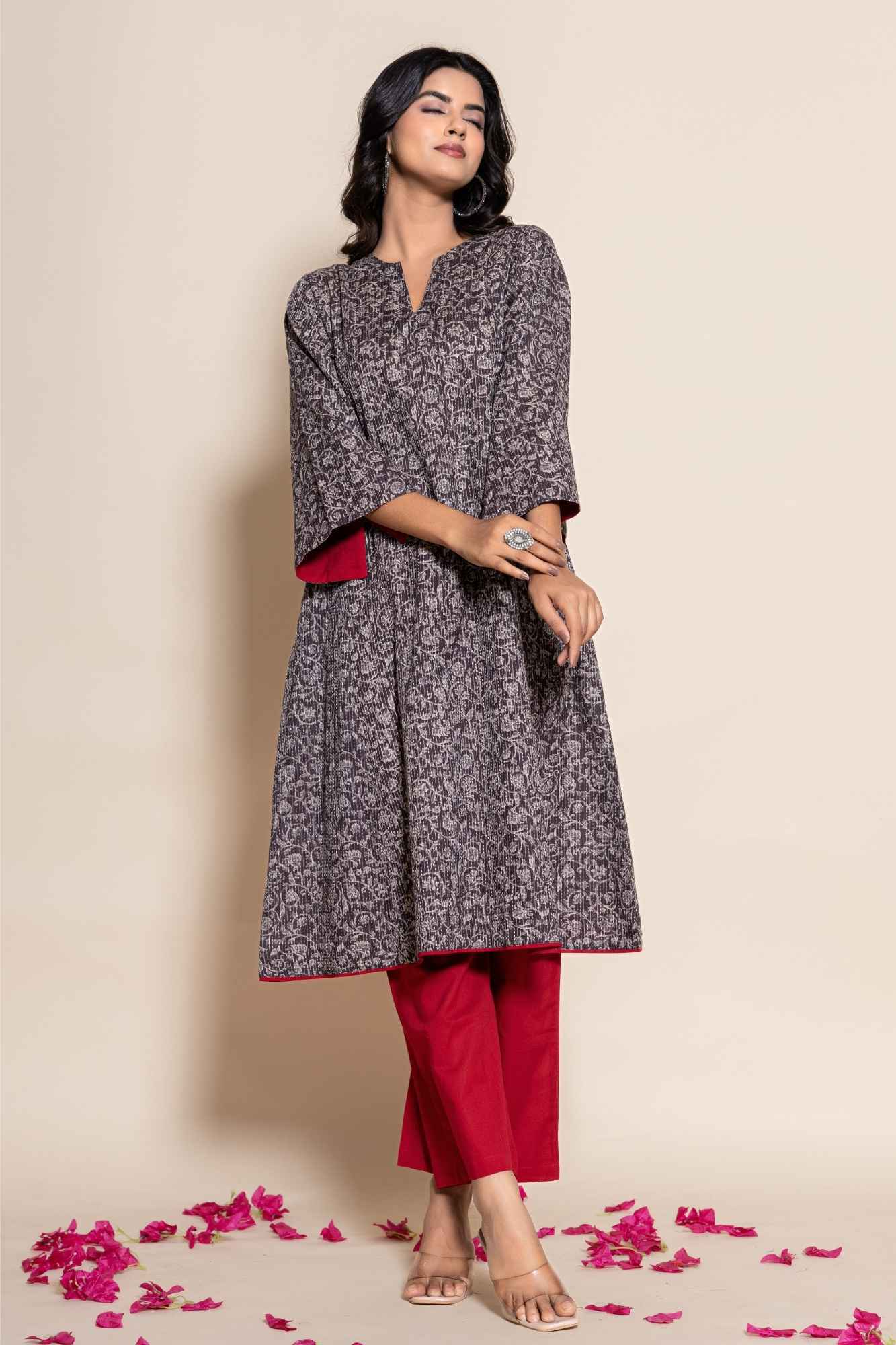 (Set of 2) Naksh Grey Katha Printed Kurta And Maroon Pants