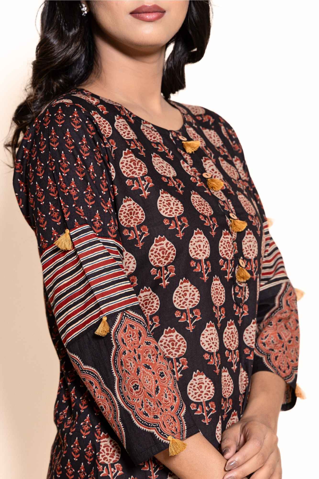 (Set of 2) Naksh Black Cotton Straight Printed Kurta and Yellow Pants